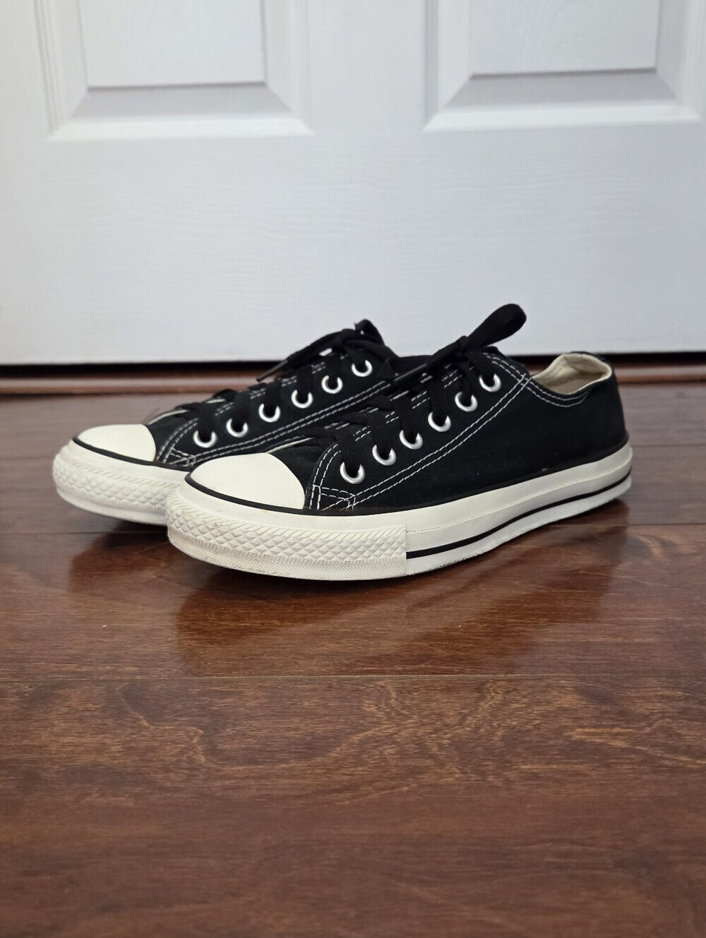 Converse Chuck Taylor All Star Low Top Black Canvas Sneakers Womens 6.5 Mens 4.5